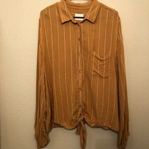Cute puff sleeve tie front top
